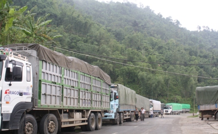 Xe tải thùng phủ bạt - Công Ty TNHH Thương Mại Dịch Vụ Vận Tải Và Thiết Bị Viễn Thông Visit Tân Phú